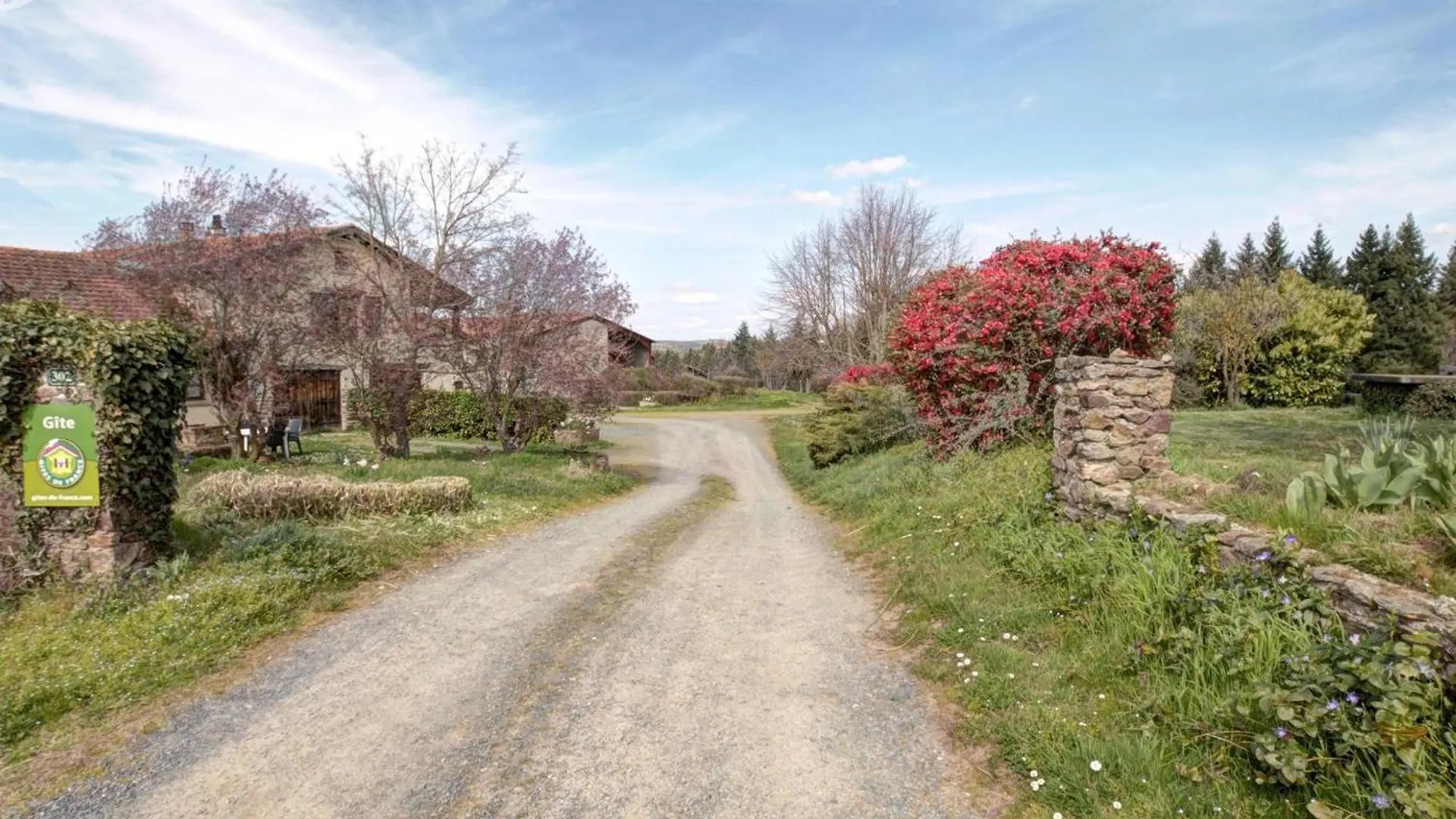 Gite Familial Avec Cheminee, Jardin Et Espace Jeux Pres De Chazelles-Sur-Lyon Et St-Galmier - Fr-1-496-281 Saint-Medard-en-Forez 0*,