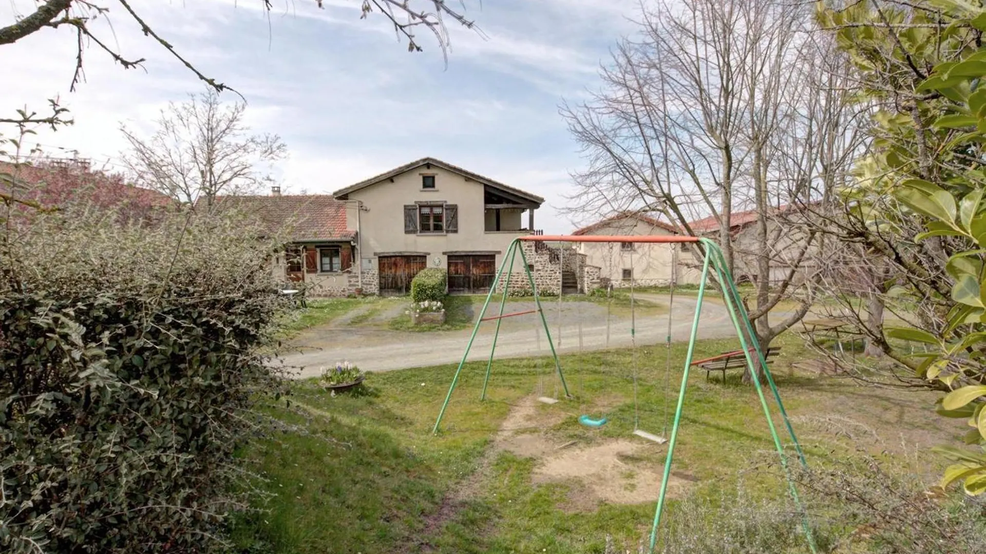 Gite Familial Avec Cheminee, Jardin Et Espace Jeux Pres De Chazelles-Sur-Lyon Et St-Galmier - Fr-1-496-281 Saint-Medard-en-Forez Holiday home